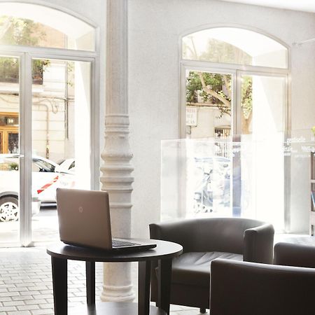 Artrip Hotel Madrid Bagian luar foto