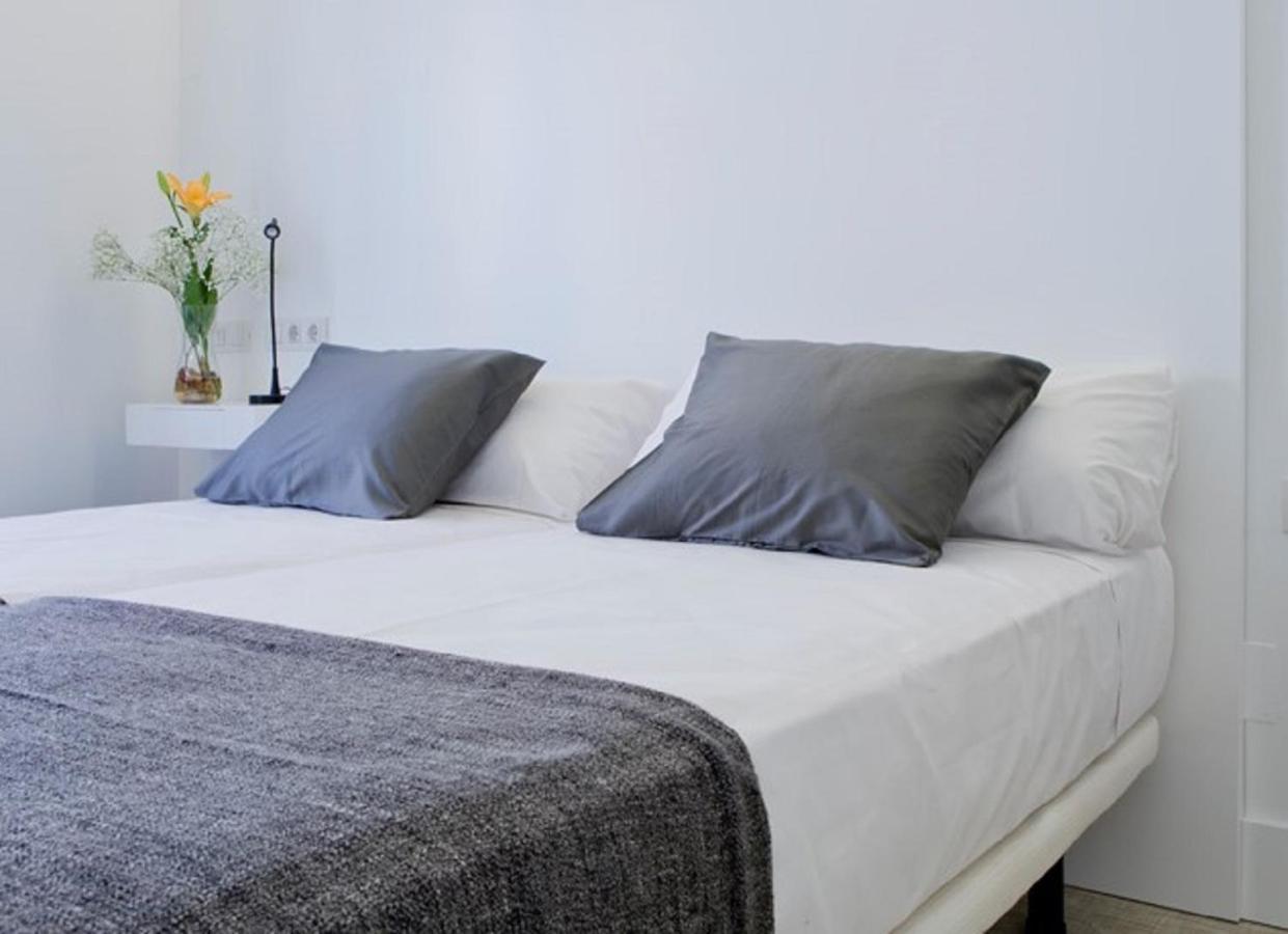 Artrip Hotel Madrid Bagian luar foto