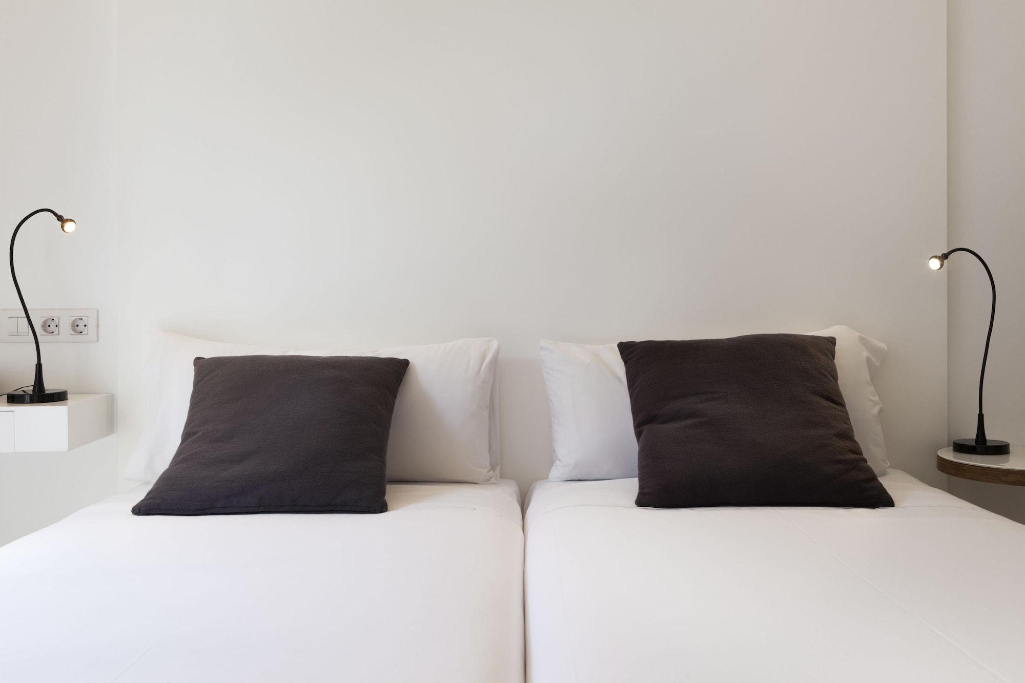 Artrip Hotel Madrid Bagian luar foto
