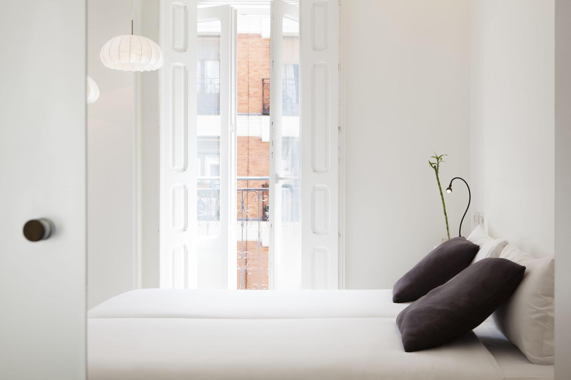Artrip Hotel Madrid Bagian luar foto