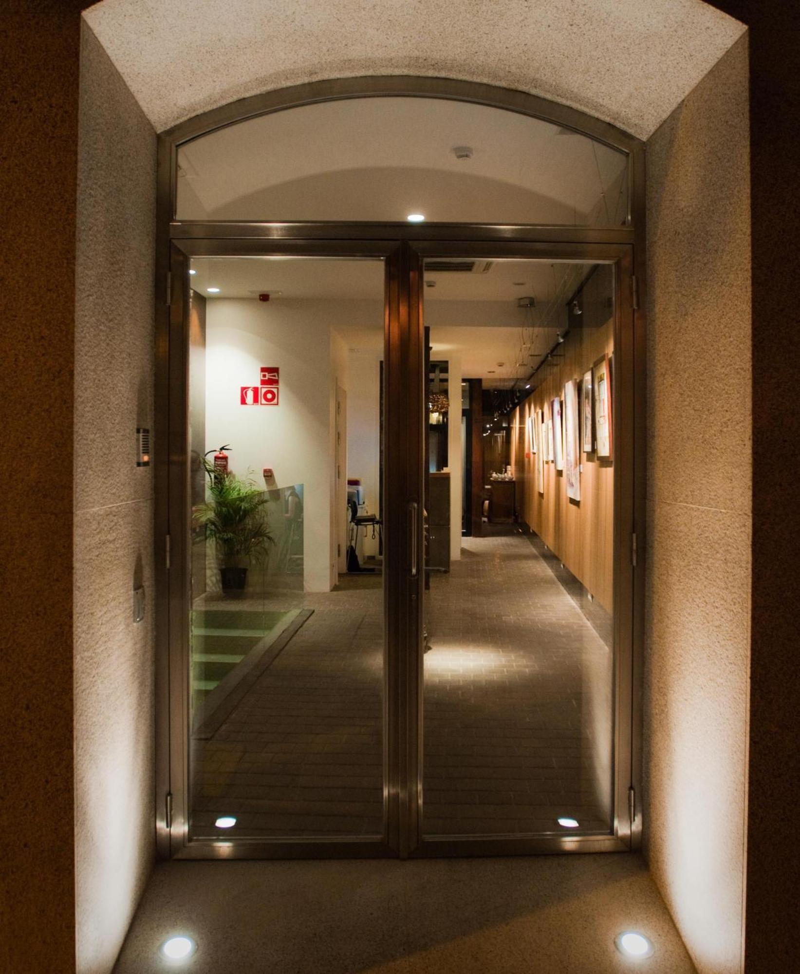 Artrip Hotel Madrid Bagian luar foto