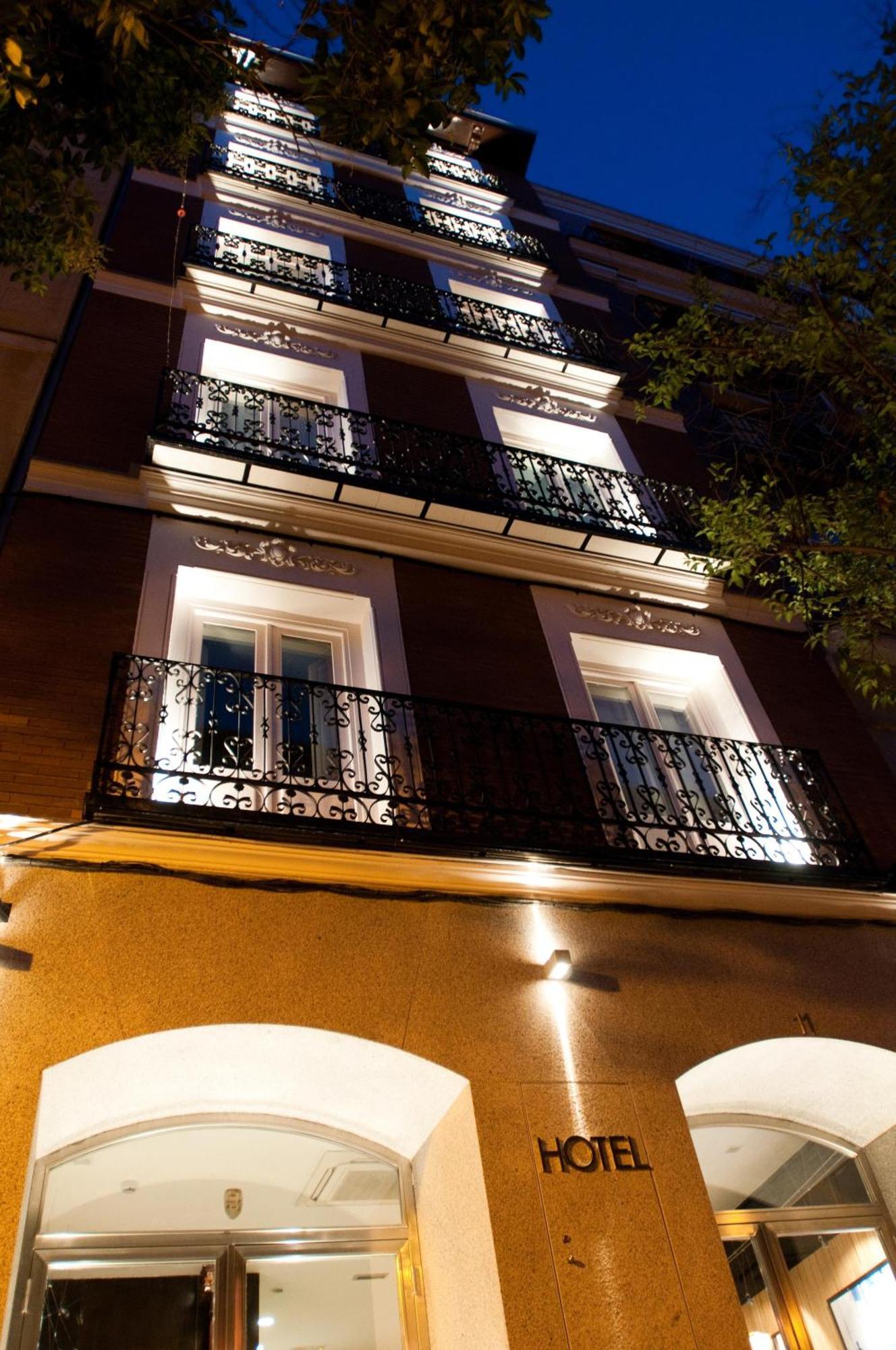 Artrip Hotel Madrid Bagian luar foto