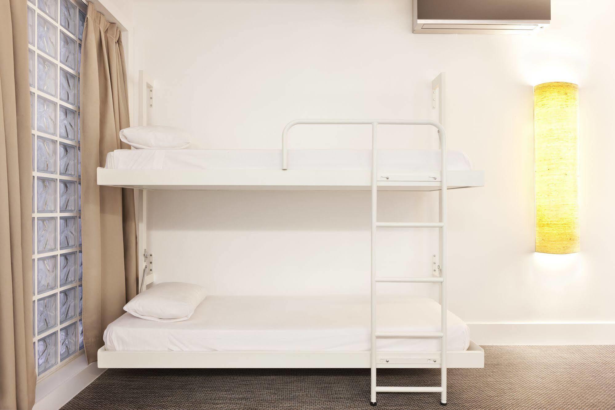Artrip Hotel Madrid Bagian luar foto