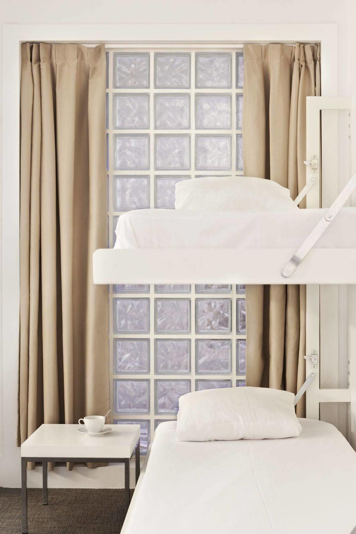 Artrip Hotel Madrid Bagian luar foto