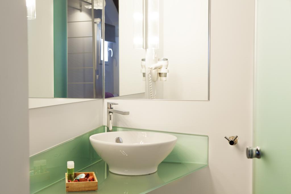 Artrip Hotel Madrid Bagian luar foto