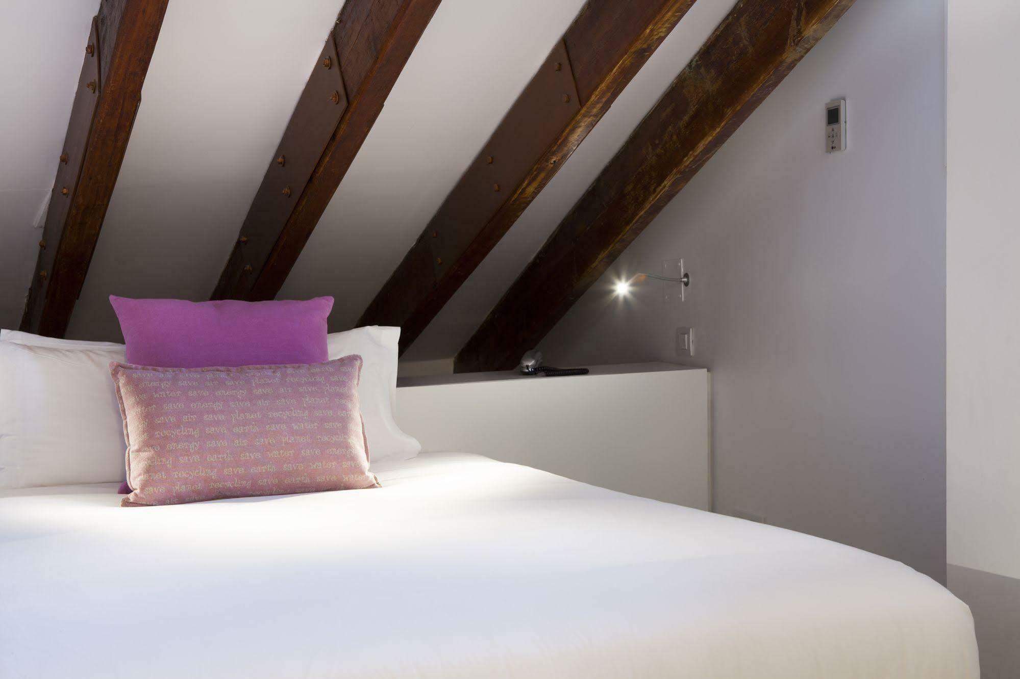 Artrip Hotel Madrid Bagian luar foto